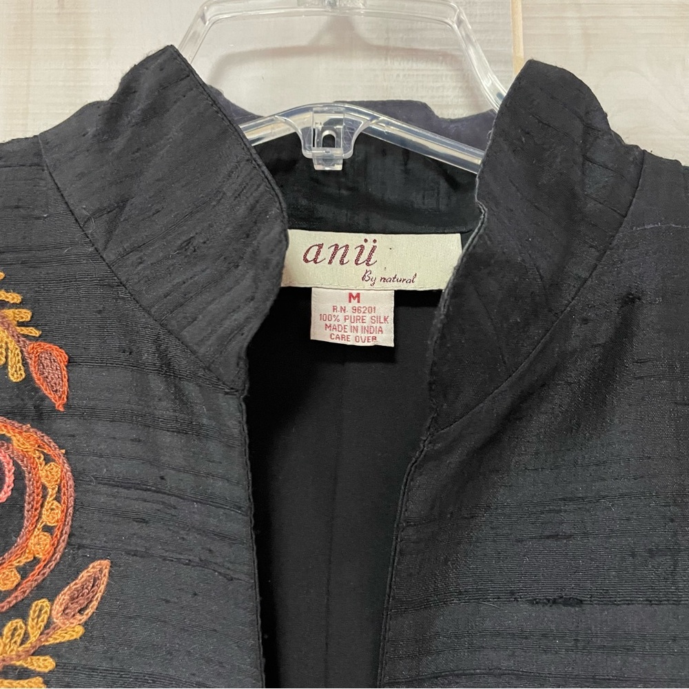Anu 100% Silk Black Orange Embroidered Jacket Sz M Paisley - Picture 7 of 7
